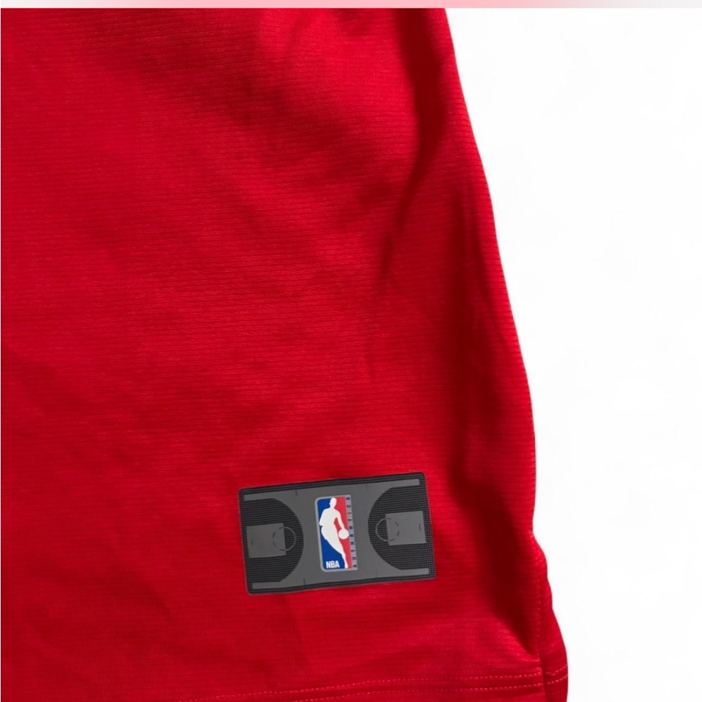NBA Fanatics Fast Break Red V-Neck T-Shirt Basketball Jersey Tee - Picture 2 of 7